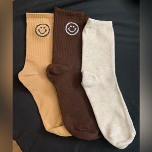 One size 3 pairs of socks